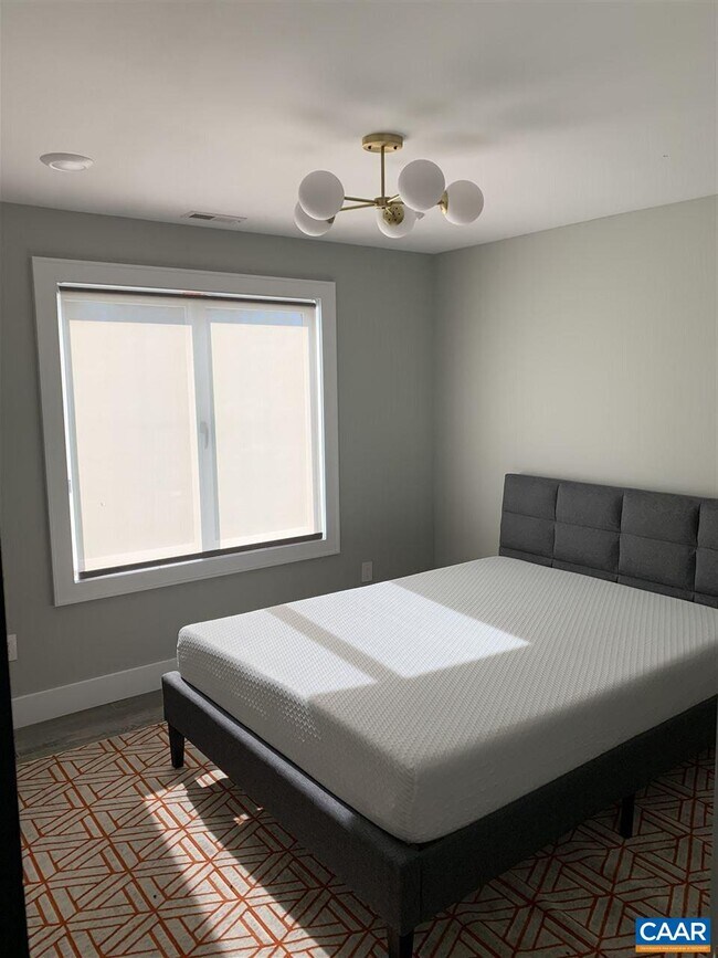 Building Photo - 808 Elliott Ave