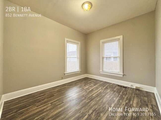 Building Photo - 852 Bennett Ave