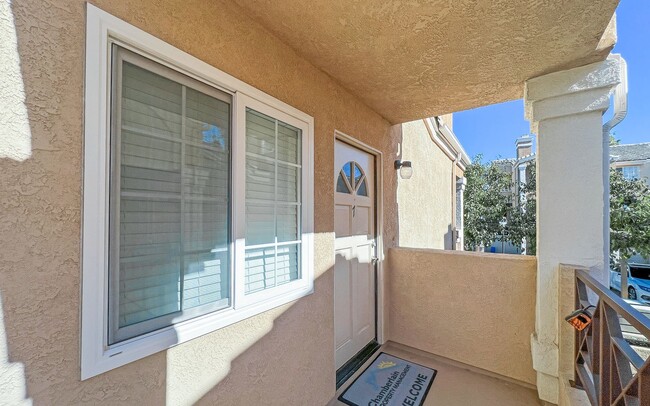 Building Photo - Welcome to this charming 1-bedroom, 1-bath...