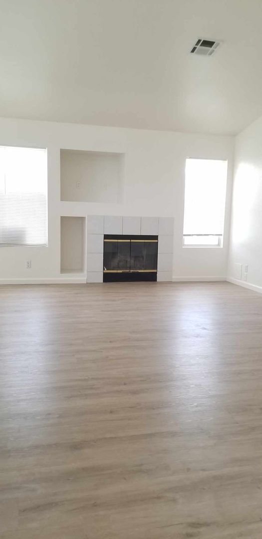 Building Photo - 5903 Golden Sunset Ct