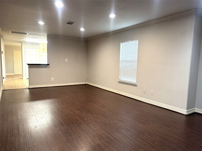 Building Photo - 8915 Canton Park Ln