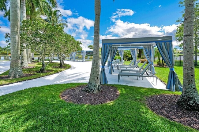 Building Photo - 8873 Via Brilliante