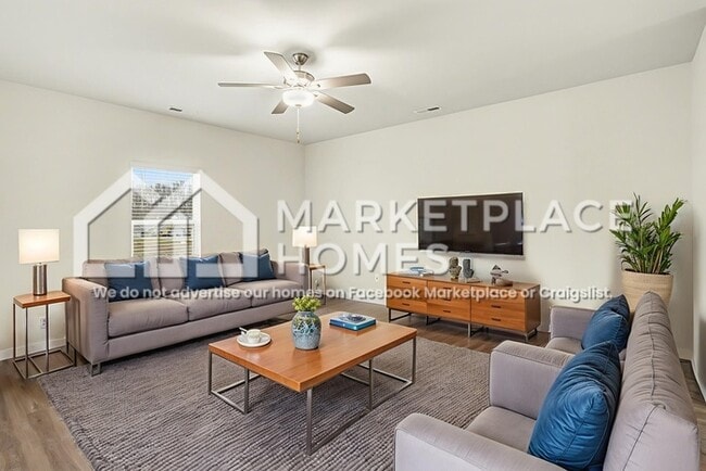 Building Photo - 2047 Lala Loop