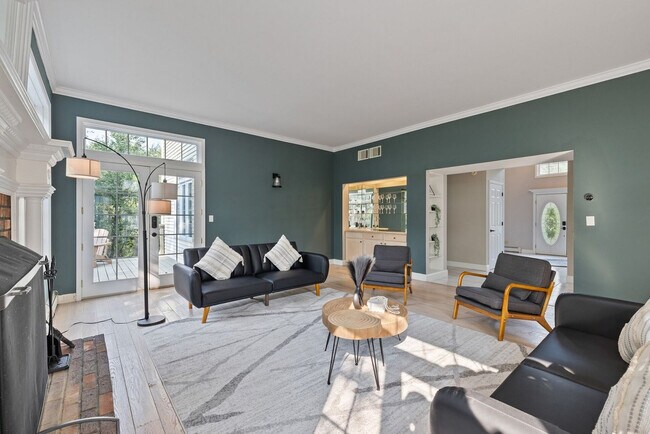 Building Photo - 321 Museum Village Rd