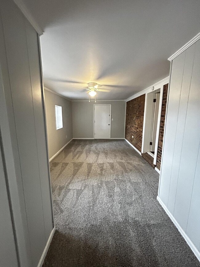 Building Photo - 447 McGill St