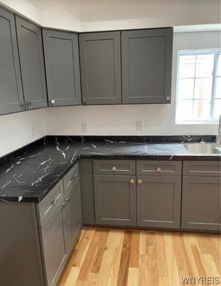 Building Photo - 48 Laurel St