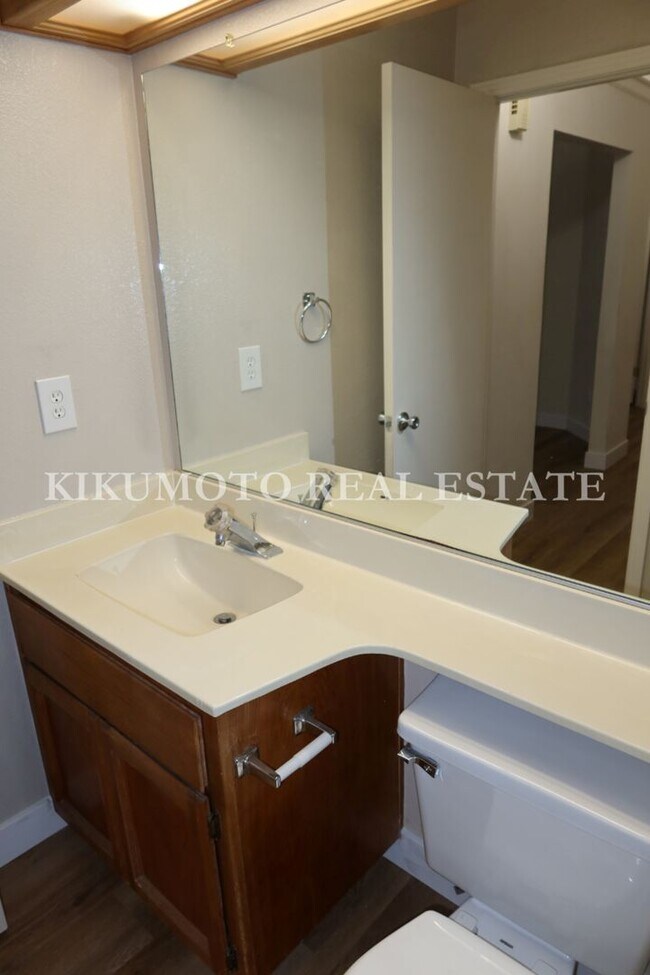 Building Photo - 900 Gulfwind Way