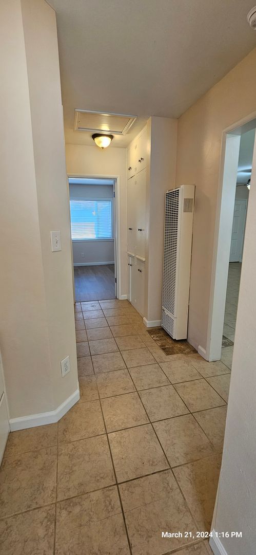 Building Photo - Charming Updated Single Story Home is Cent...