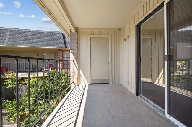 Building Photo - 1601 S Shepherd Dr