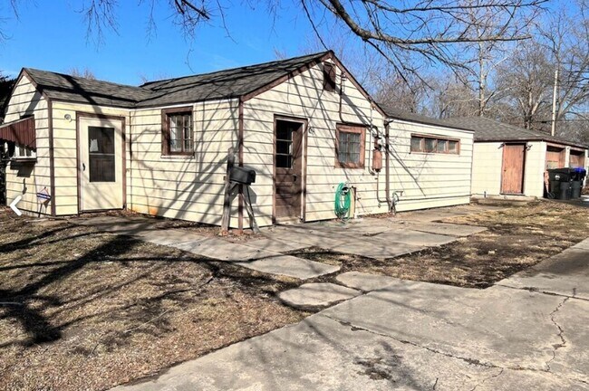 Building Photo - Schedule a Showing Today!!!