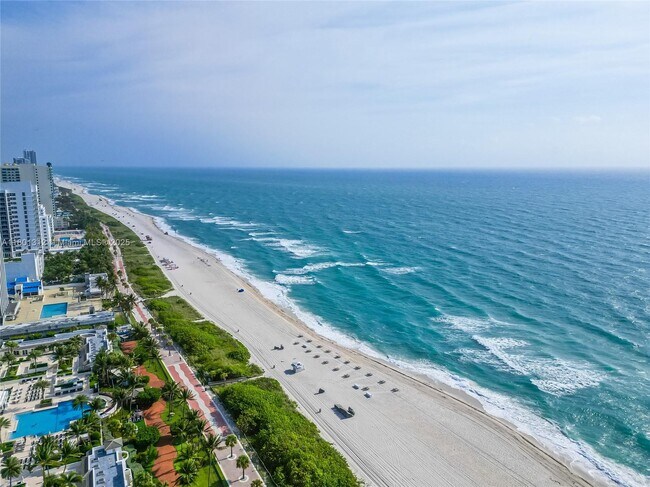 Building Photo - 4747 Collins Ave