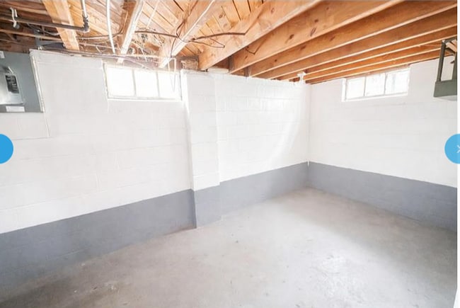 Building Photo - 18452 Shaftsbury Ave