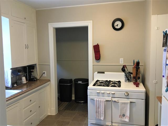 Building Photo - 5949 Lewis St