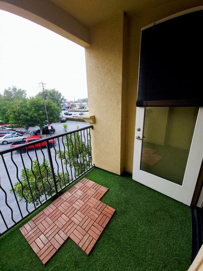 Building Photo - 10244 Artesia Blvd