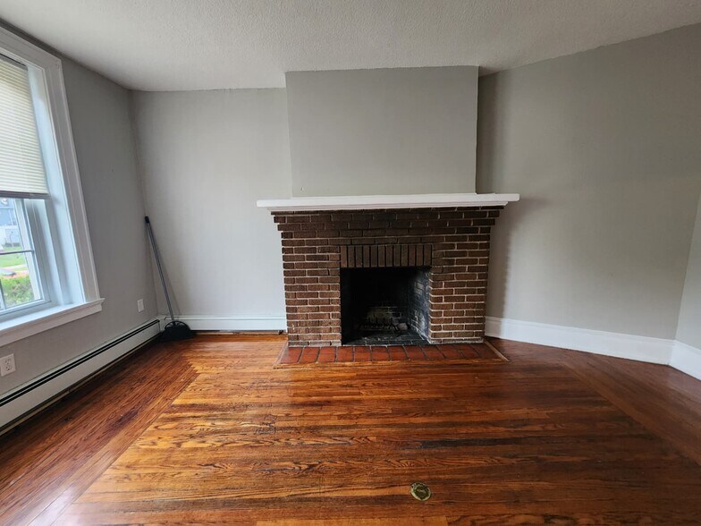 Building Photo - 279 Winthrop Ave