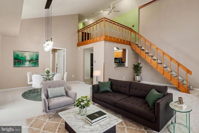 Building Photo - 910 Mountainview Dr