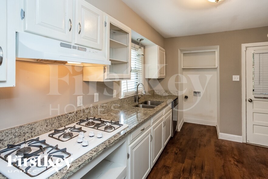 Building Photo - 4549 Leatherwood Ave
