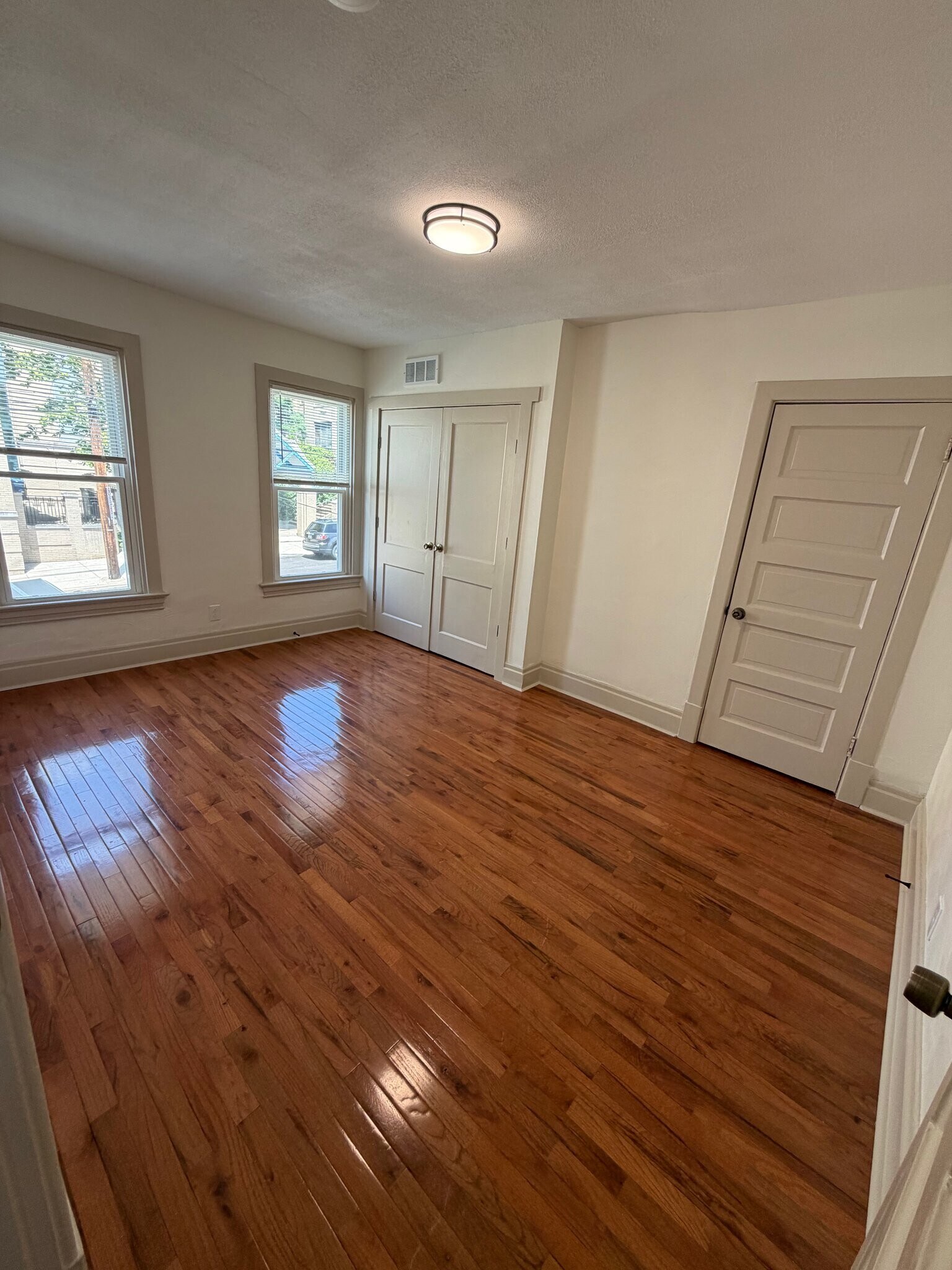 Building Photo - 1208 Elwell St