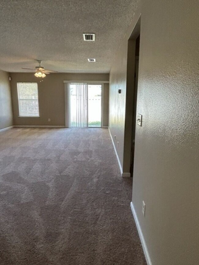 Building Photo - 950 Wynfield Cir
