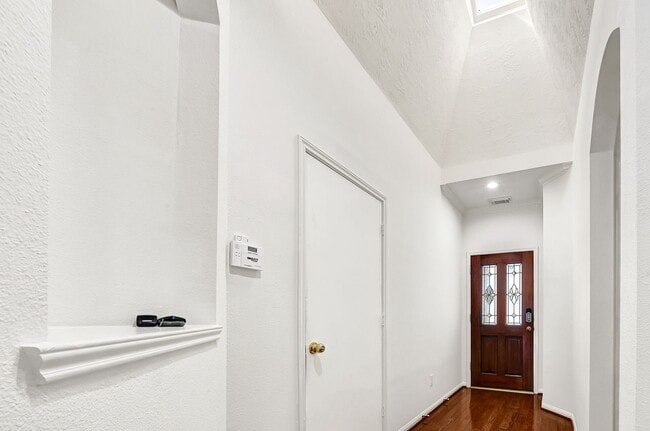 Building Photo - 1319 Bayport Ln