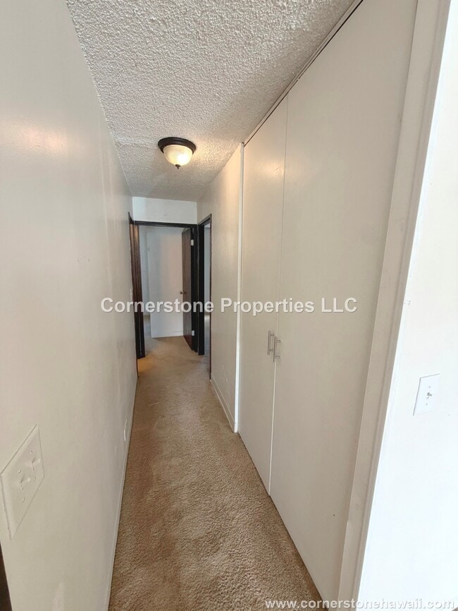 Building Photo - 98-1030-1030 Moanalua Rd