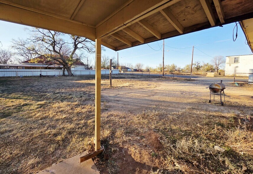 Building Photo - 1503 College Ave