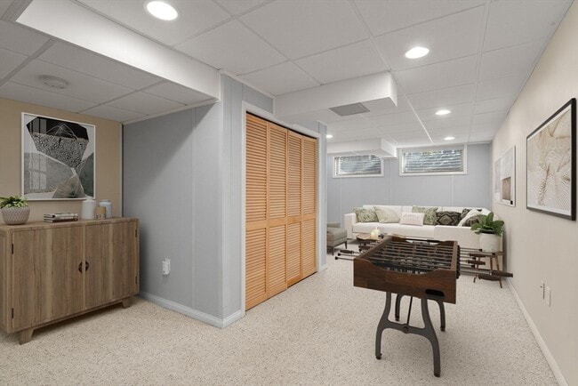 Building Photo - 6 Locust Ln