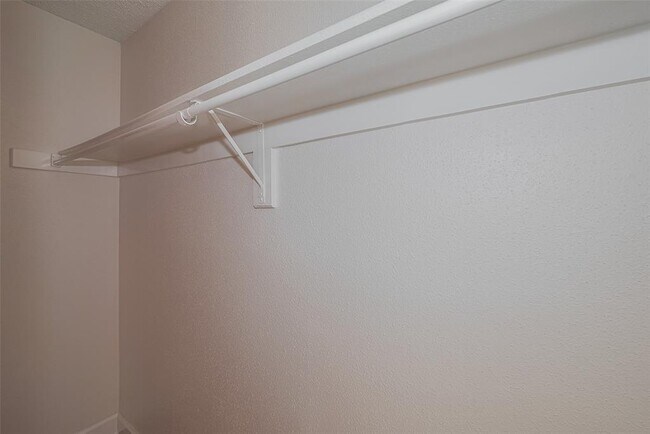 Building Photo - 15934 Barbarossa Dr