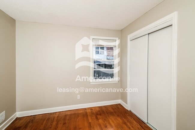 Building Photo - 3900 Oakmont Dr