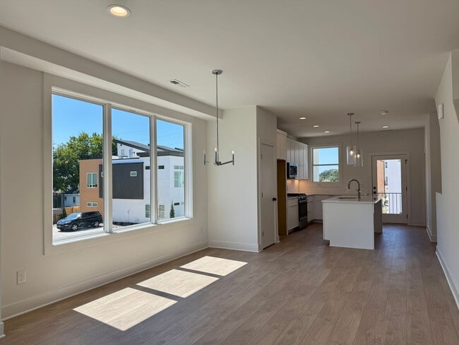 Building Photo - 1408 Sawyer Rd