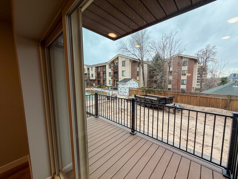 Building Photo - 1032 E 400 S