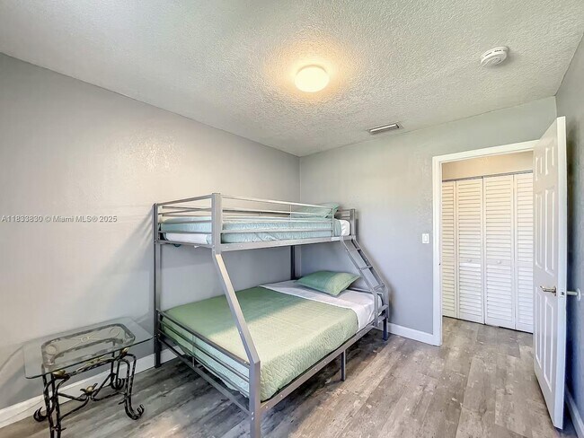 Building Photo - 1660 SW 47th Ave