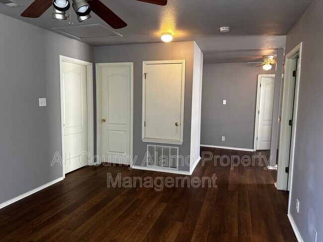 Building Photo - 312 Silver Wing