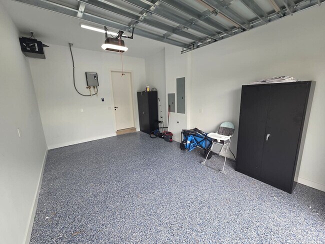 Building Photo - 1812 Miami Rd