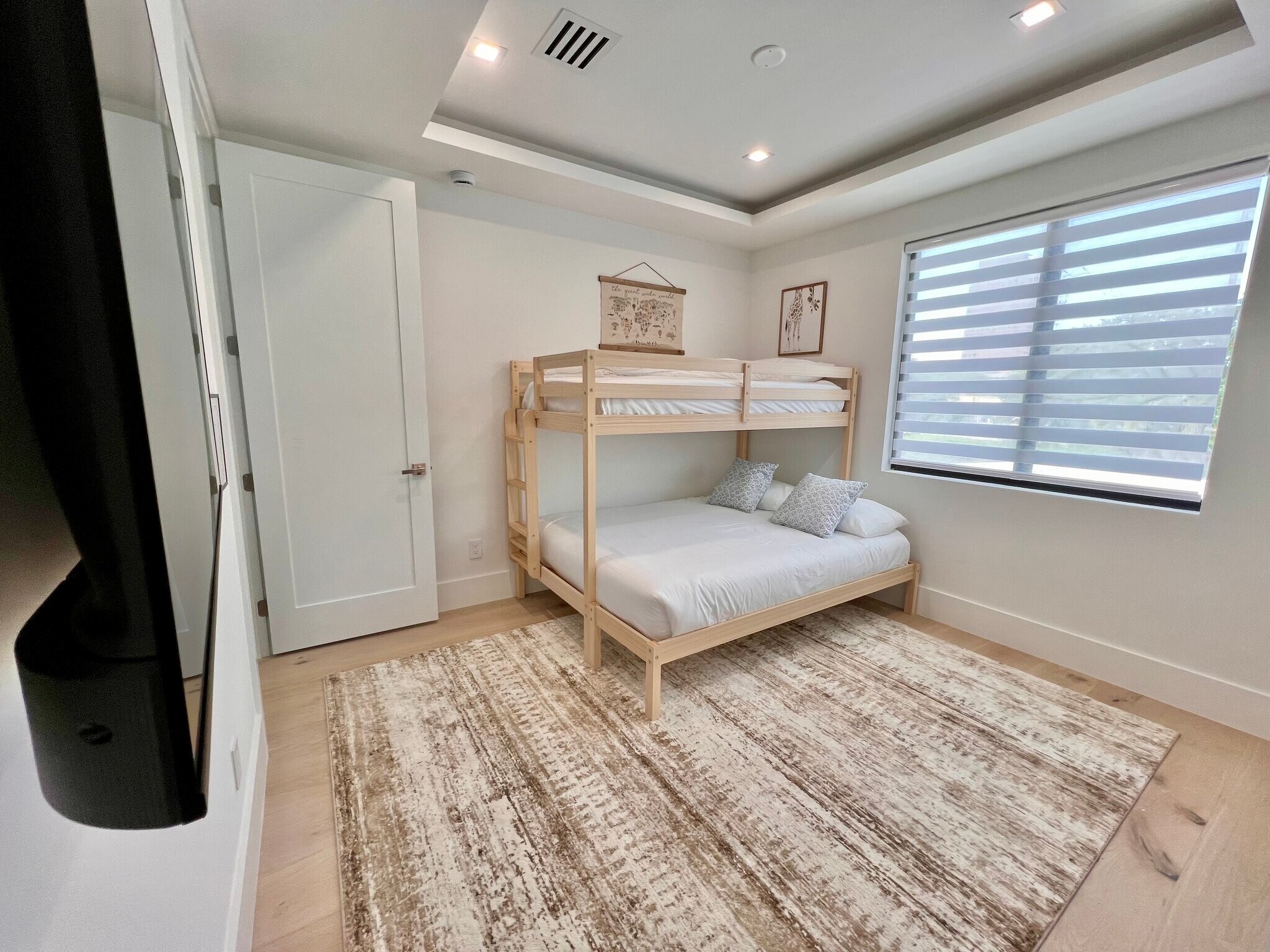 Building Photo - 300 SW 7th St