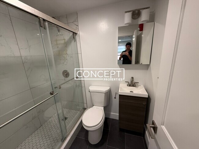 Building Photo - 270 Newbury St