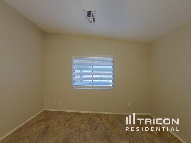 Building Photo - 40148 Calabria St