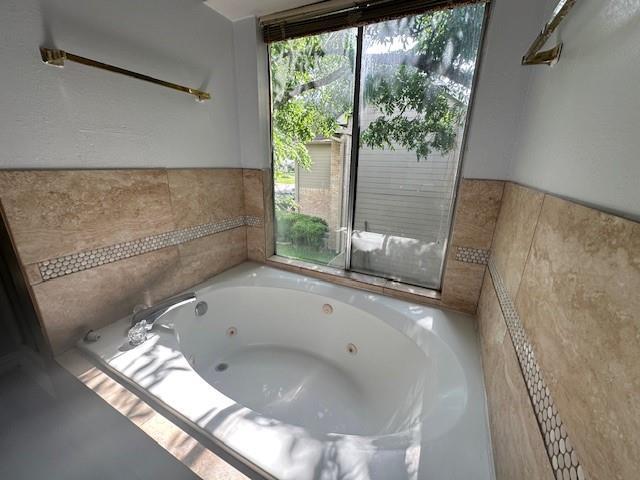 Building Photo - 15818 Oak Mountain Dr