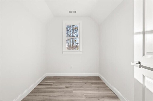 Building Photo - 2895 Jones Mill Rd