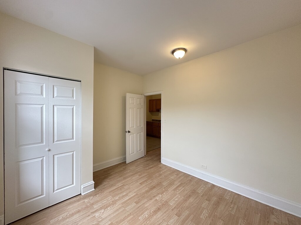 Building Photo - 4854 N Damen Ave