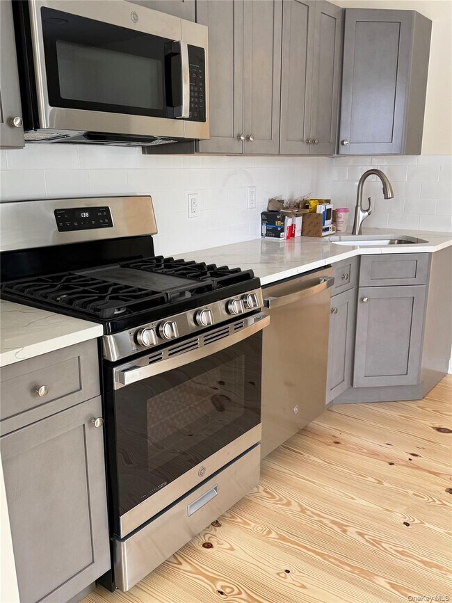 Building Photo - 14 Orchard St