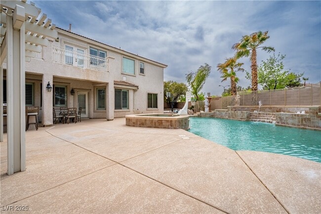 Building Photo - 10725 Bernini Dr