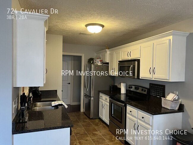 Building Photo - 724 Cavalier Dr