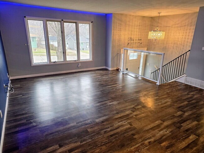 Building Photo - 320 34th St