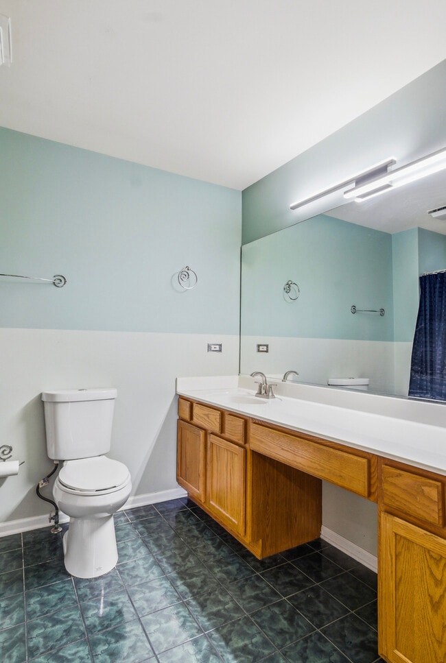 Building Photo - 5610 W Von Ave