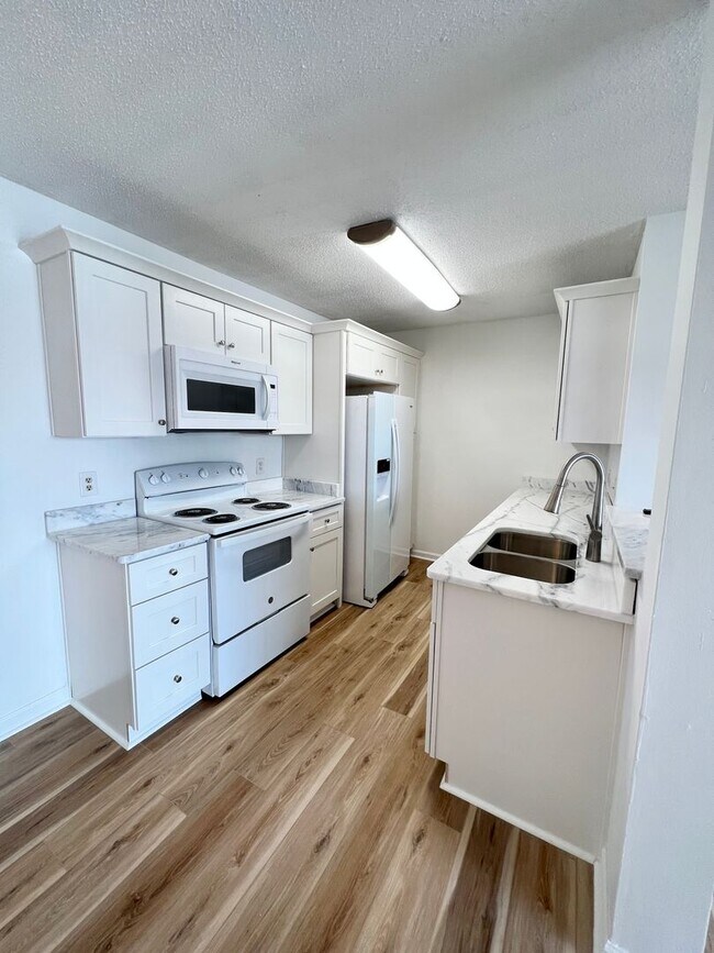 Building Photo - 8791 Chandler Dr