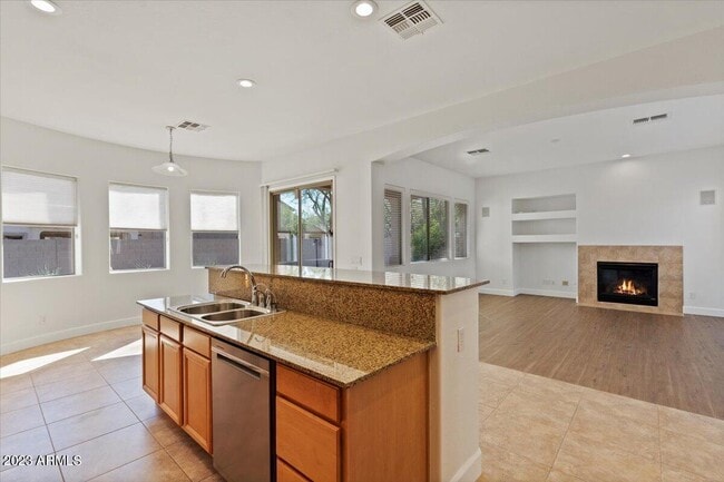 Building Photo - 2413 W Sienna Bouquet Pl