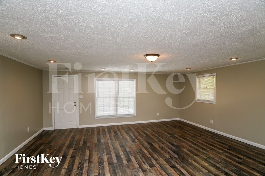 Building Photo - 3548 Birchwood Dr