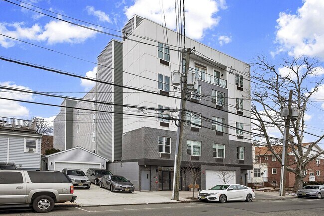 Building Photo - 43-45-45 W 32nd St