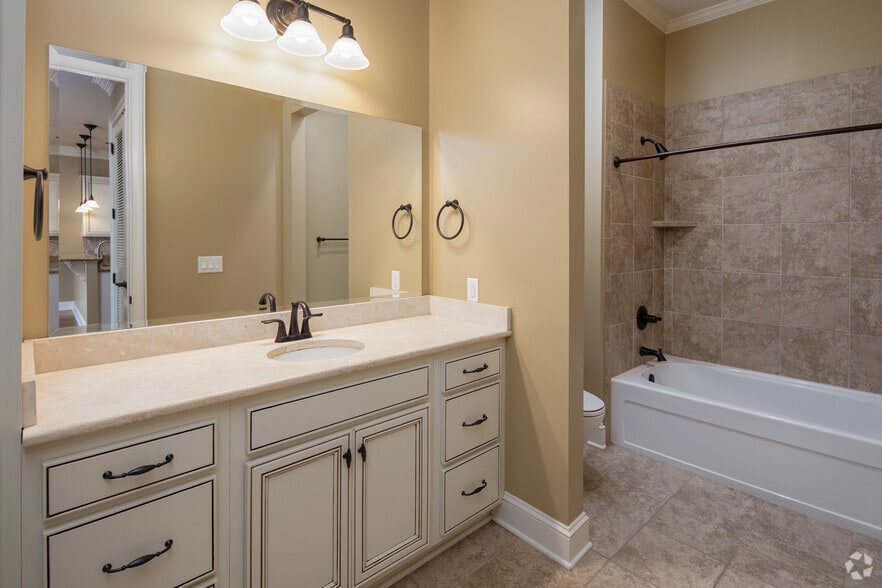 1BR, 1BA - Condo - 960SF - Bathroom - The Gateway Village